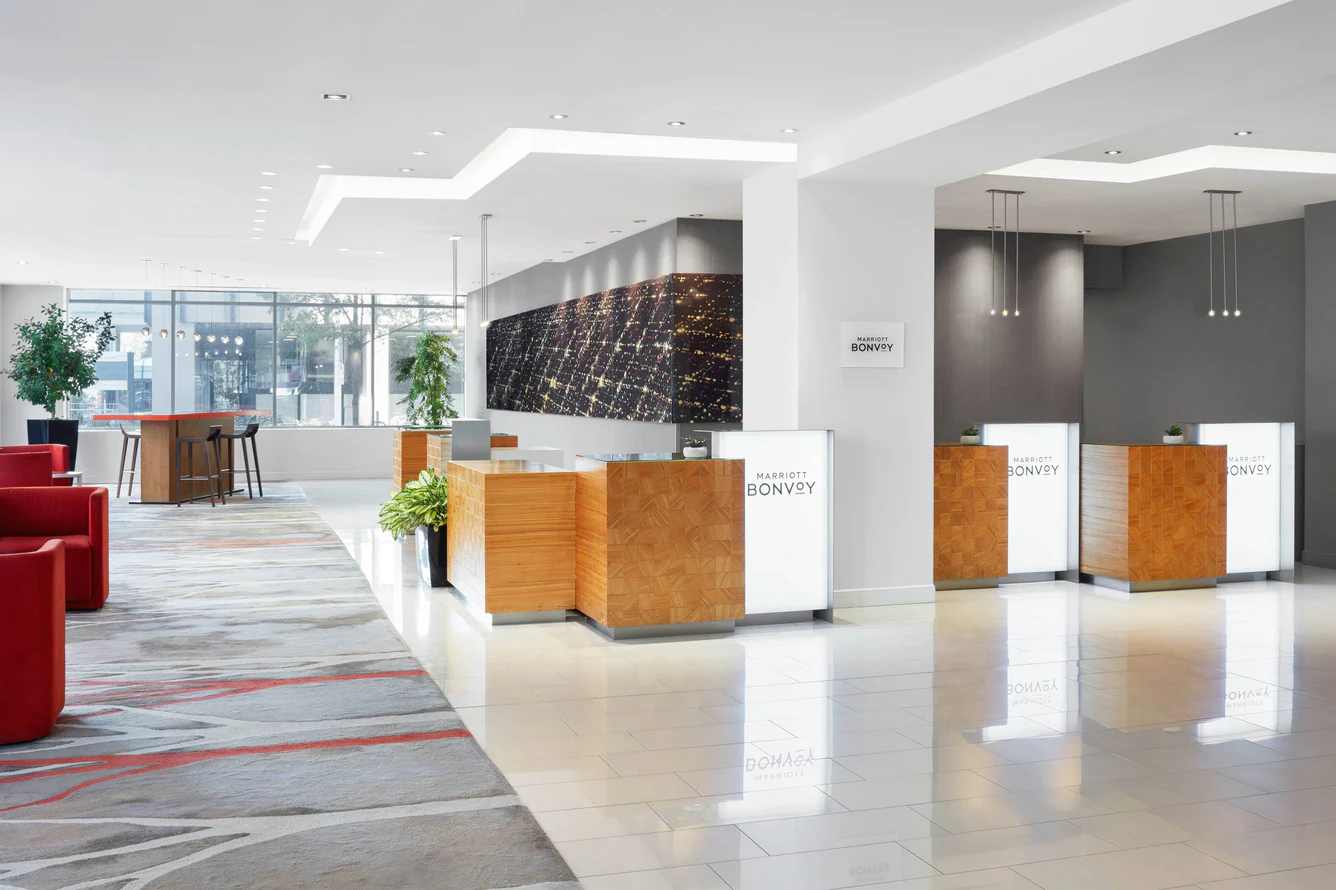 yowdm-lobby-front-6159-hor-clsc.jpg